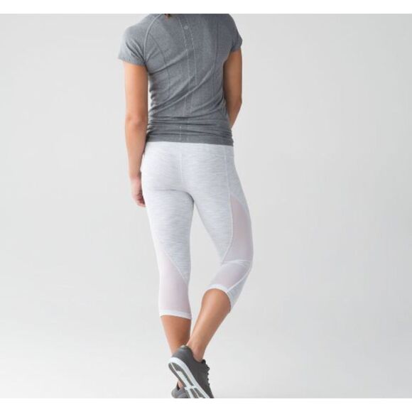 Lululemon Size 4 Run With The Sun Crop Wee Are From Space Nimbus Battleship Wht - Picture 2 of 9